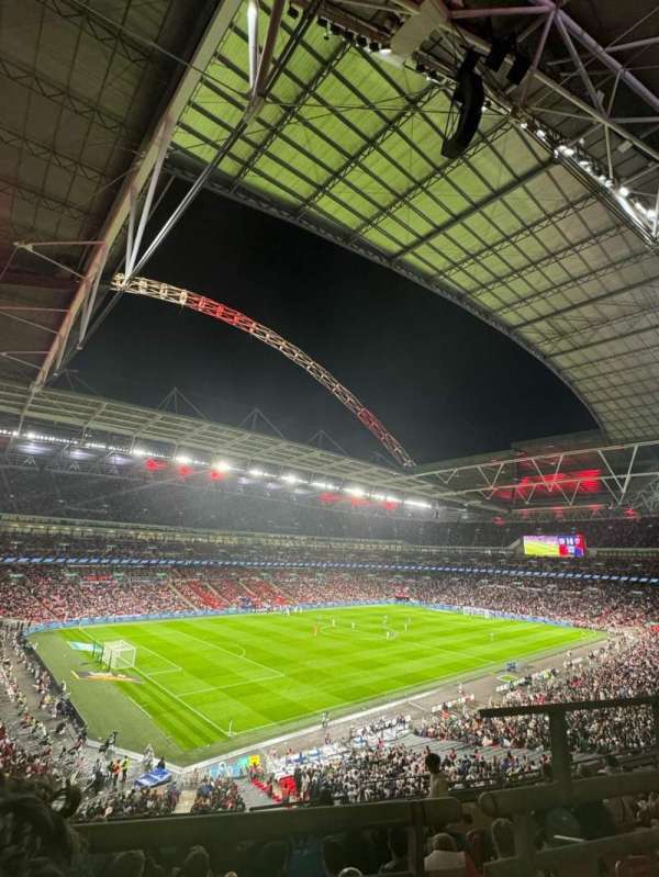 Wembley Stadium, bloc: 233, rangée: 9, place: 159