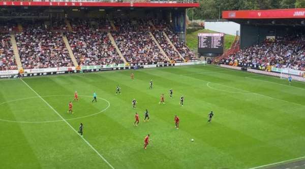 The Valley, bloc: WSL, rangée: E, place: 135