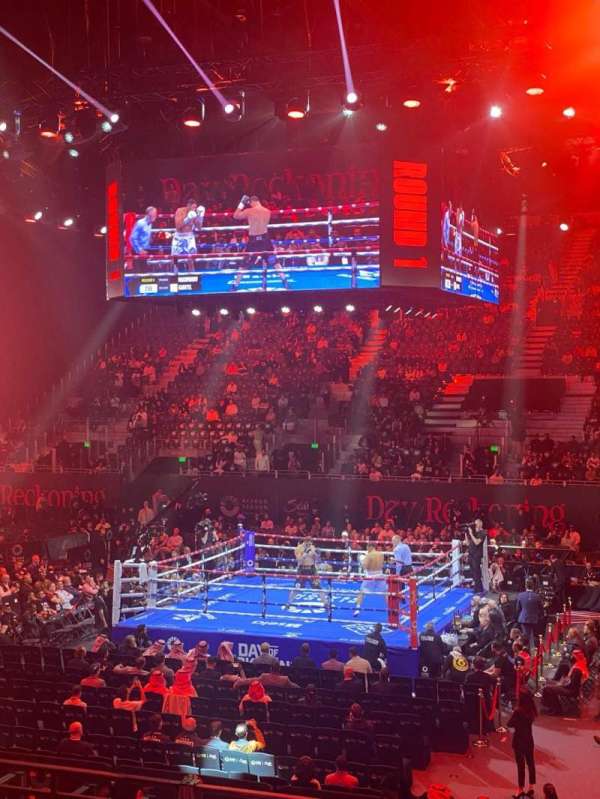 Kingdom Arena, bloc: 8, rangée: Q, place: 4