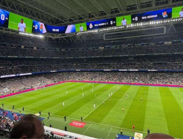 Santiago Bernabéu Stadium, bloc: 439, rangée: 2, place: 27