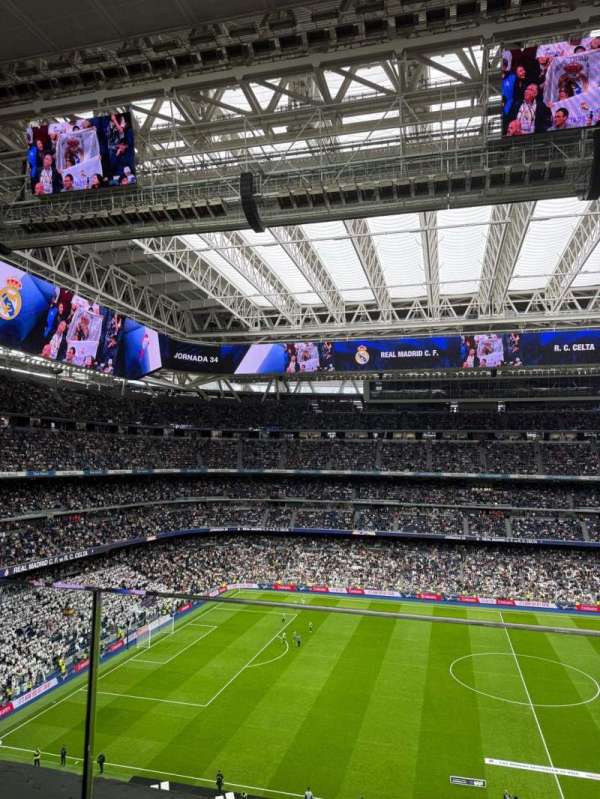 Santiago Bernabéu Stadium, bloc: 542, rangée: 1, place: 24