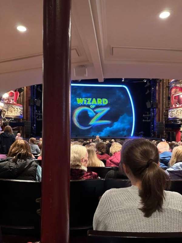 Grand Opera House, Belfast, bloc: Stalls, rangée: Q, place: 13