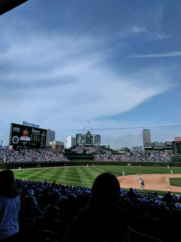 Wrigley Field, bloc: 212, rangée: 1, place: 2