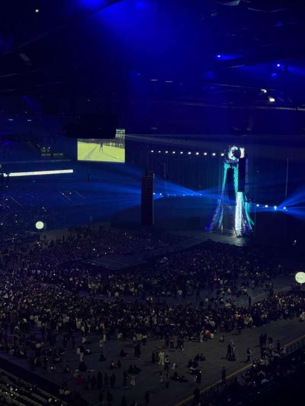Paris La Défense Arena, bloc: 415, rangée: 58, place: 25
