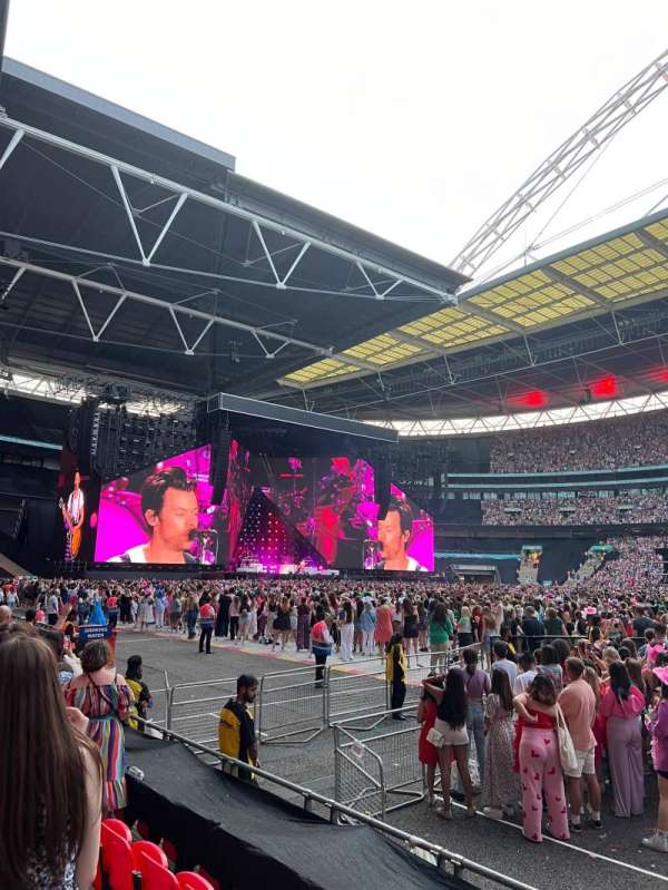 Wembley Stadium, bloc: 122, rangée: 5, place: 303