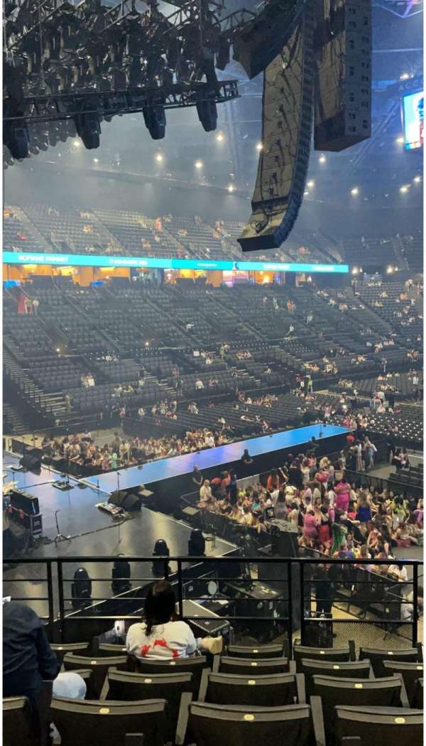 Accor Arena, bloc: Gradin L, rangée: 7, place: 28