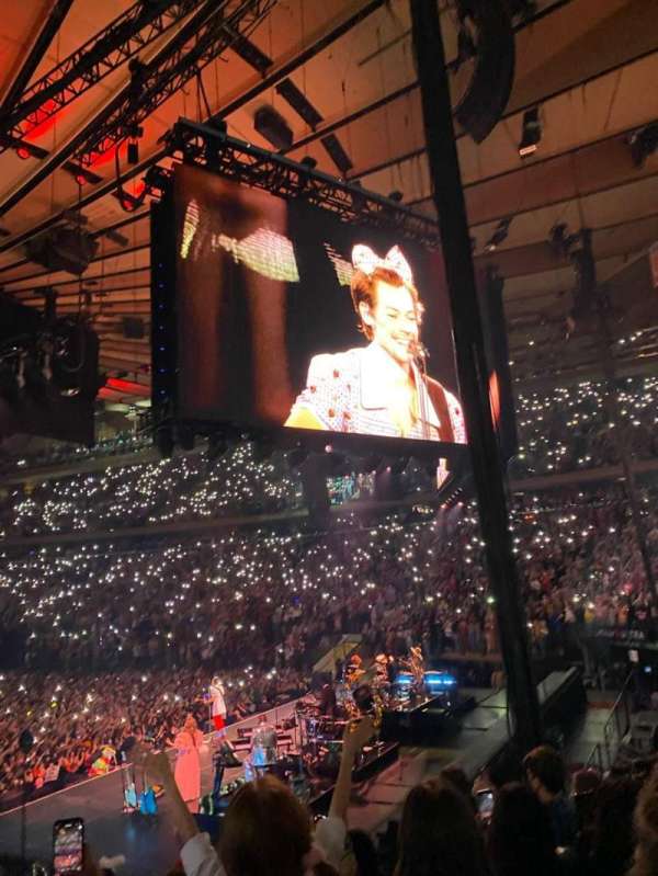Madison Square Garden, bloc: 110, rangée: 12, place: 14