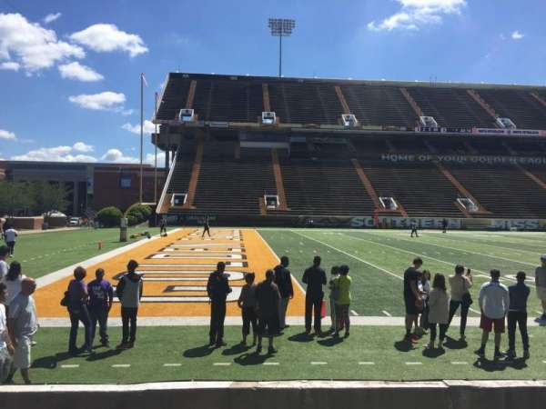 M.M. Roberts Stadium, bloc: H, rangée: 6, place: 12