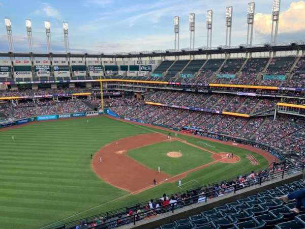 Progressive Field, bloc: 570, rangée: M, place: 23