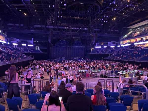 Uber Arena, bloc: 220, rangée: 7, place: 6