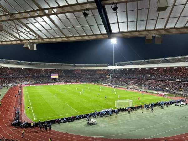 Max-Morlock-Stadion, bloc: 10, rangée: 9, place: 25