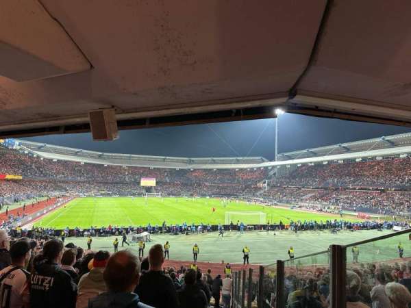 Max-Morlock-Stadion, bloc: 9, rangée: 17, place: 65