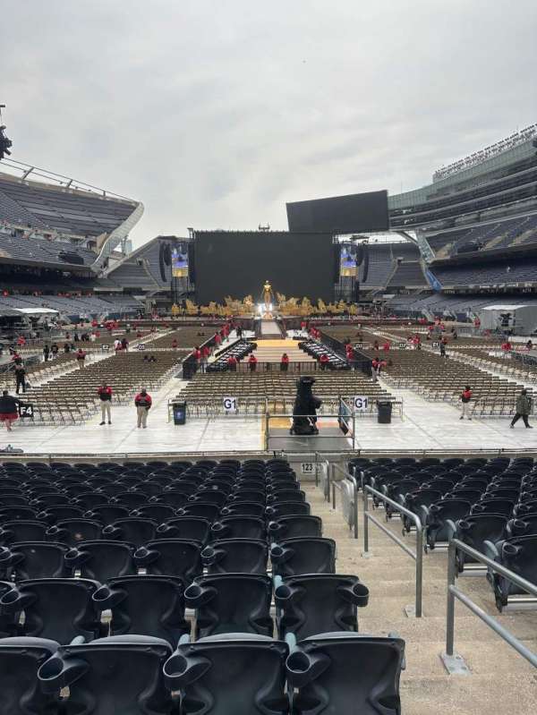 Soldier Field, bloc: 123, rangée: 14, place: 20