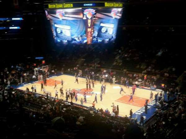 Madison Square Garden, bloc: 214, rangée: 8, place: 3