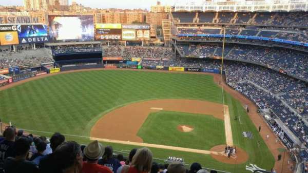 Yankee Stadium, bloc: 423, rangée: 10, place: 5