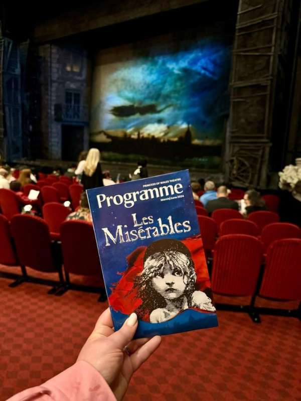 Princess of Wales Theatre, bloc: Orchestra Right, rangée: C, place: 8