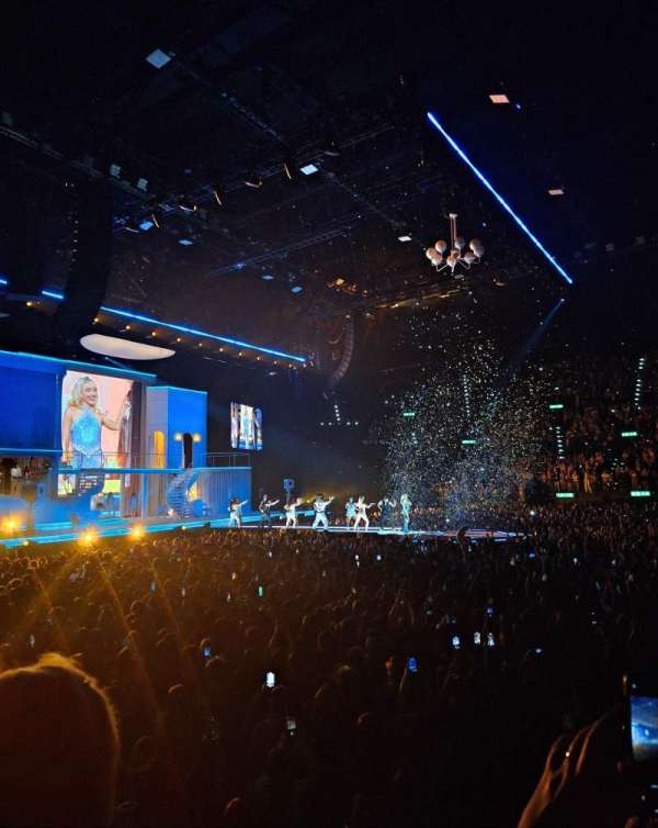 Hallenstadion, bloc: T1, rangée: 16, place: 2