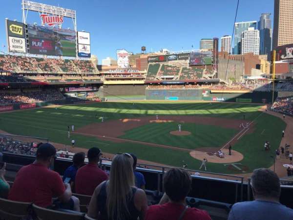 Target Field, bloc: K, rangée: 4, place: 11
