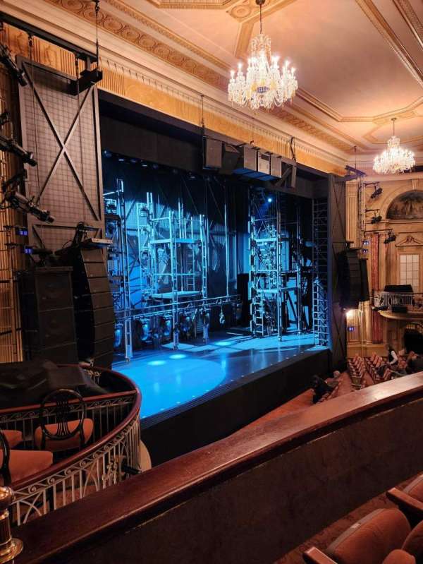 Music Box Theatre, bloc: Mezzanine L, rangée: B, place: 25