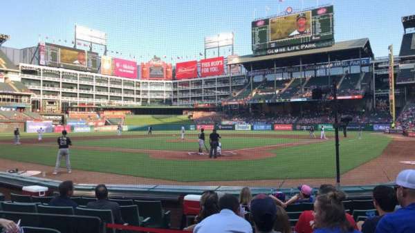 Globe Life Park in Arlington, bloc: 25, rangée: 5, place: 3