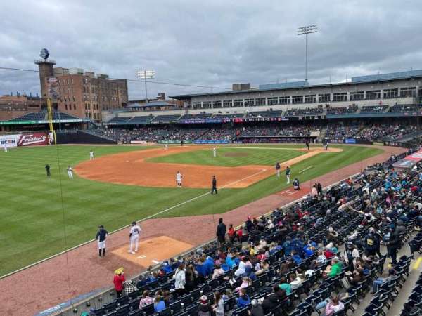 Fifth Third Field, bloc: 201, rangée: A, place: 24