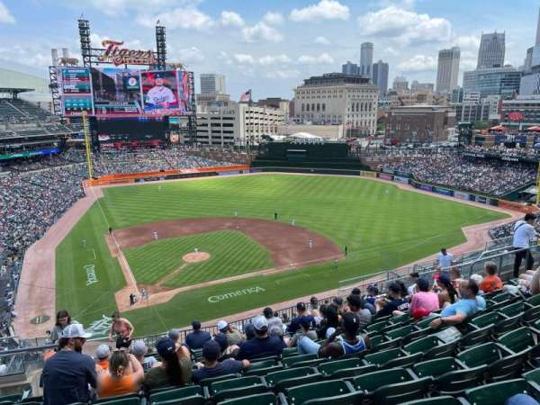 Comerica Park, bloc: 324, rangée: 12, place: 19