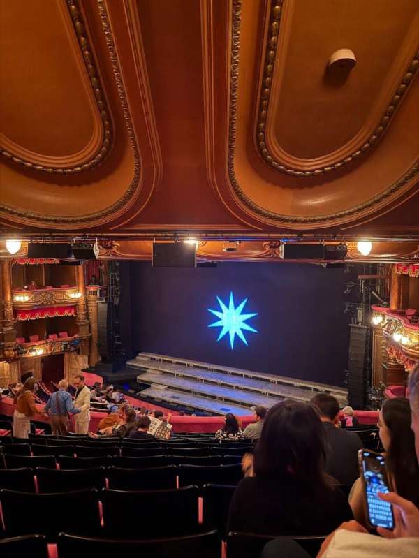 The London Palladium, bloc: Royal Circle, rangée: L, place: 5