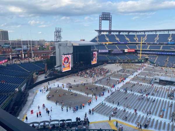 Citizens Bank Park, bloc: 331, rangée: 1, place: 13