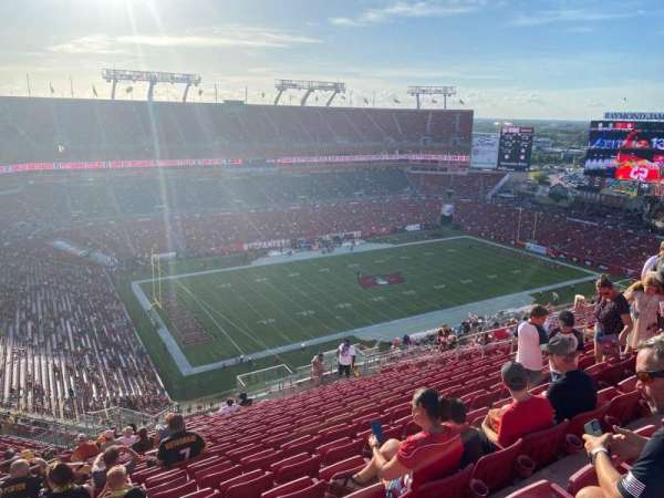 Raymond James Stadium, bloc: 330, rangée: x, place: 15