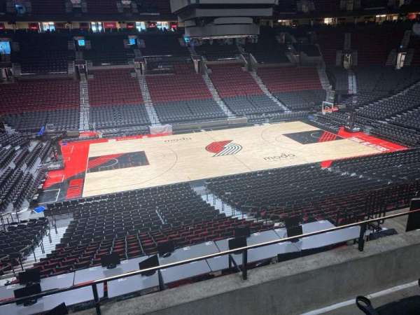 Moda Center, bloc: 217, rangée: g, place: 10