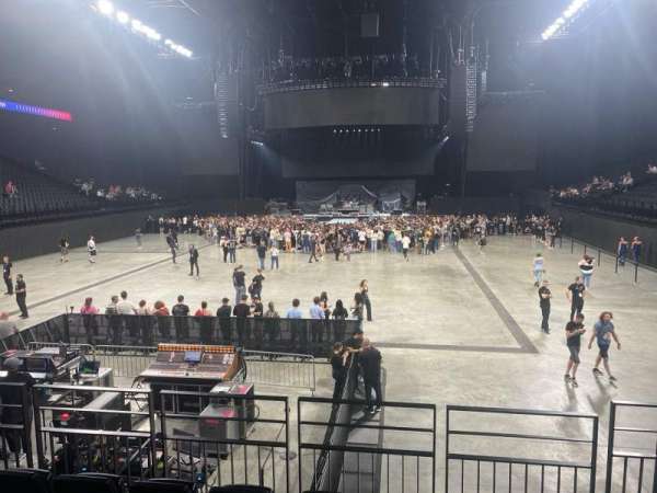 LDLC Arena, bloc: 207, rangée: e, place: 218