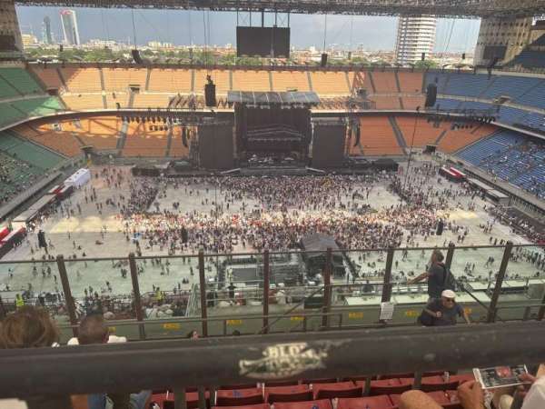 San Siro, bloc: 331, rangée: 8, place: 6
