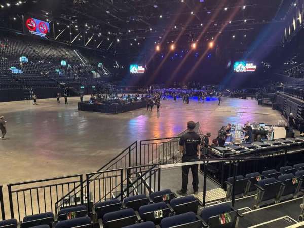 Hallenstadion, bloc: c0, rangée: 20, place: 4