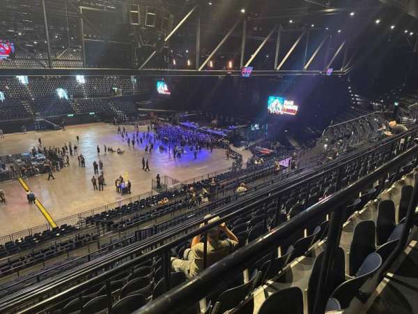 Hallenstadion, bloc: f2, rangée: 48, place: 22