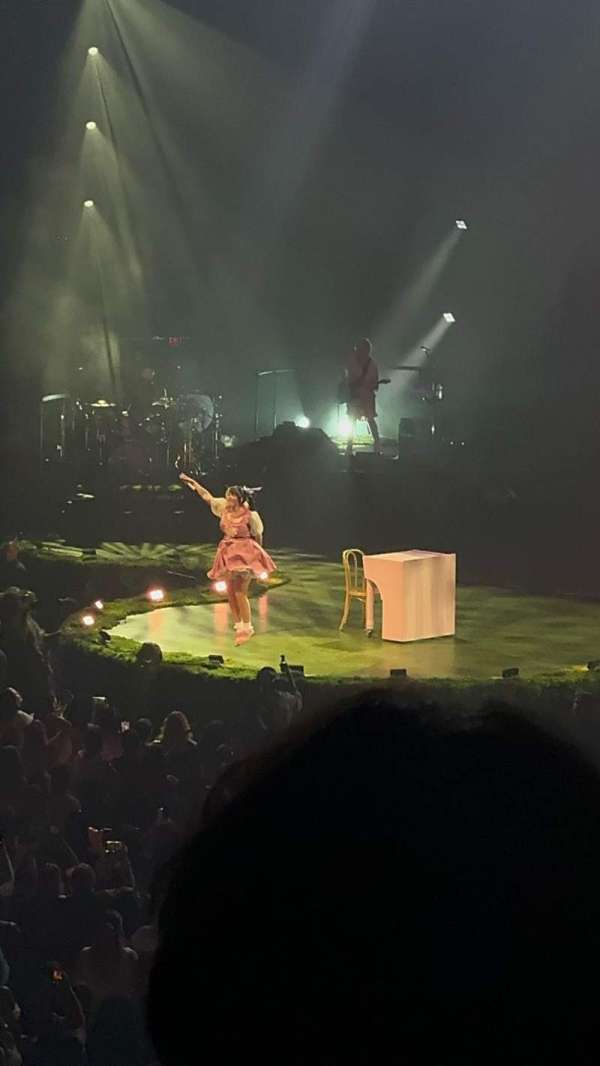 Lenovo Center, bloc: 121, rangée: V, place: 10