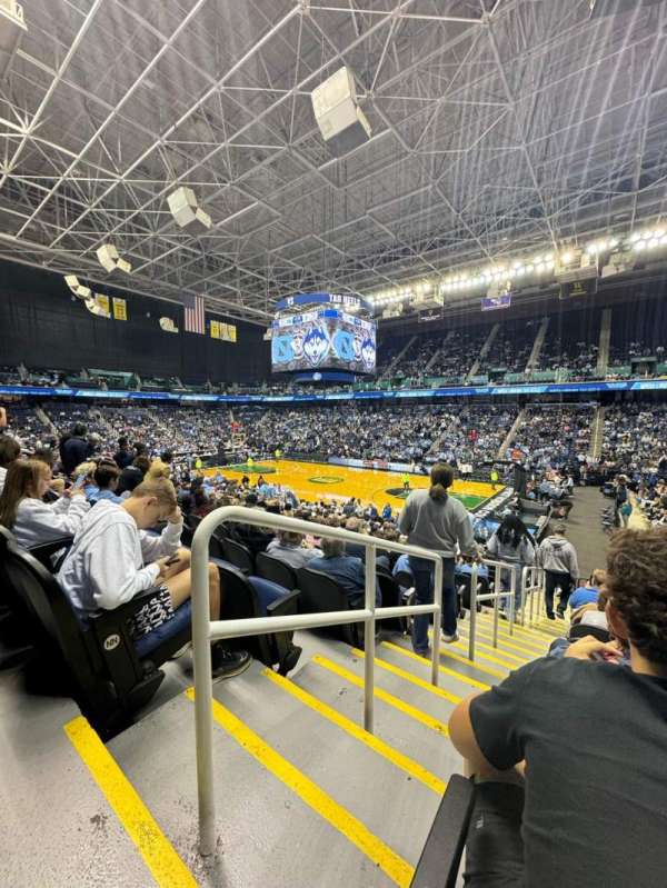 First Horizon Coliseum, bloc: 128, rangée: PP, place: 11