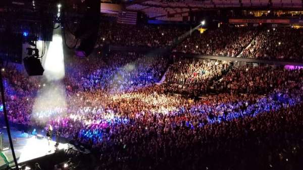 Allstate Arena, bloc: 205, rangée: E, place: 5