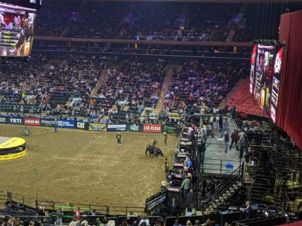 Madison Square Garden, bloc: 213, rangée: 1, place: 13