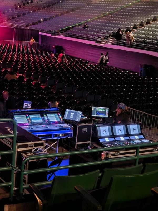 Wolstein Center, bloc: 115, rangée: E, place: 1