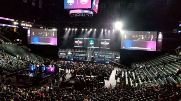 Barclays Center, bloc: 115, rangée: 7, place: 3