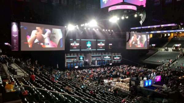 Barclays Center, bloc: 121, rangée: 5, place: 1