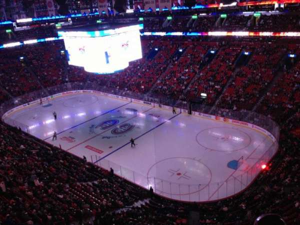 Centre Bell, bloc: 332, rangée: B, place: 1