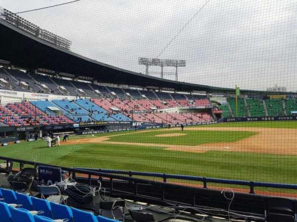 Jamsil Baseball Stadium, bloc: 107, rangée: 5, place: 73
