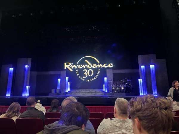 Cadillac Palace Theater, bloc: Orchestra C, rangée: E, place: 115
