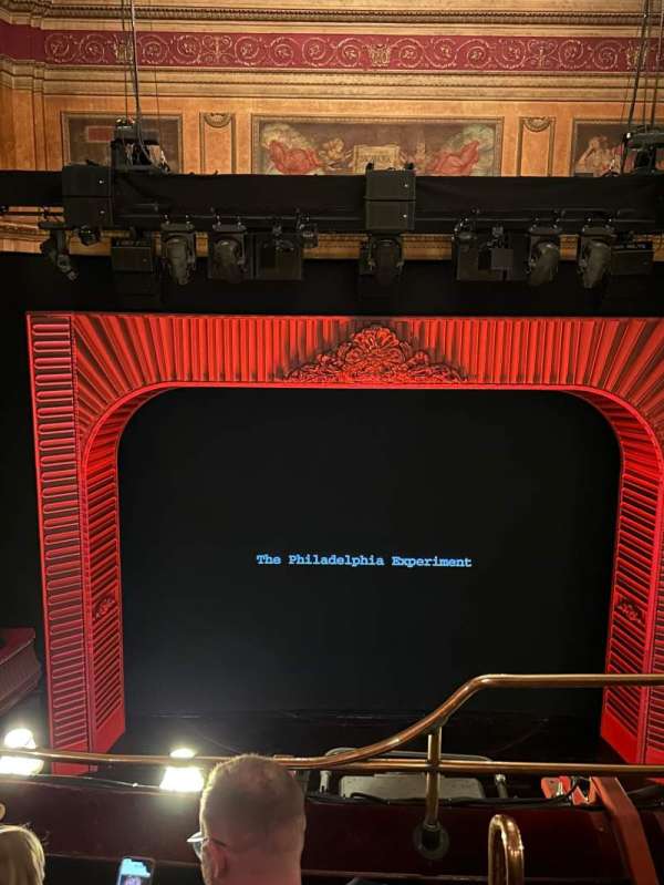 Phoenix Theatre, bloc: Grand Circle, rangée: C, place: 15