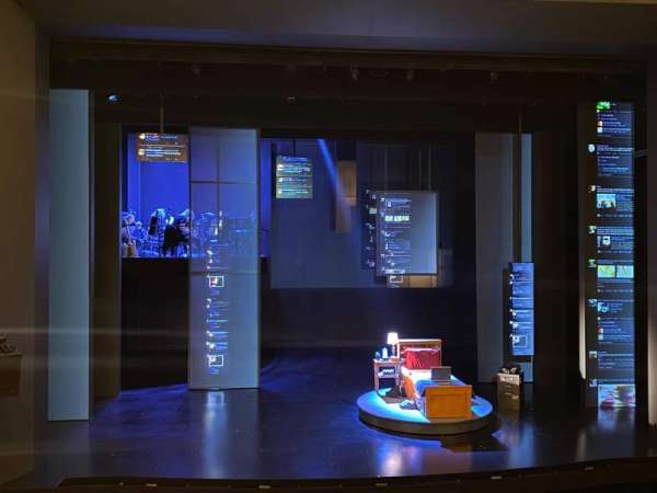 Noël Coward Theatre, bloc: Royal Circle, rangée: A, place: 17