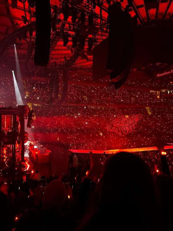Madison Square Garden, bloc: 115, rangée: 13, place: 8