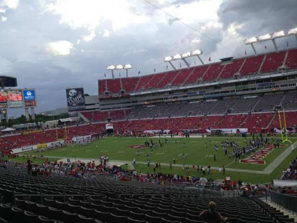 Raymond James Stadium, bloc: 241, rangée: CC, place: 14