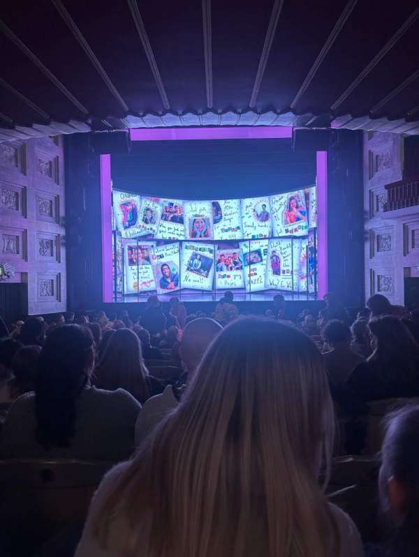 Savoy Theatre, bloc: Stalls, rangée: O, place: 14