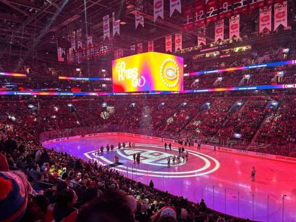 Centre Bell, bloc: 122, rangée: V, place: 10